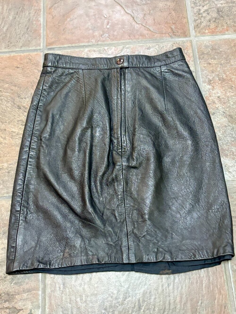 ~~Vintage LEBAAS Black Leather Mini Skirt Size 8  ********SIZES VARY WIDELY BY M